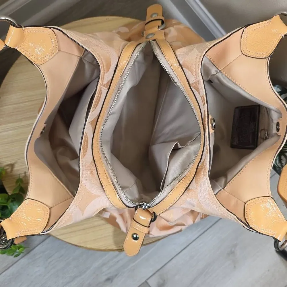 Coach Maggie Madison Op Art Bag - Picture 15 of 16